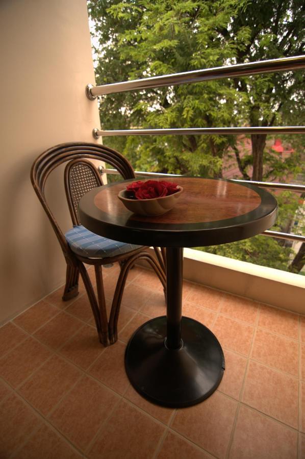 Boonthavon Aparthotel Chiang Mai Exterior photo
